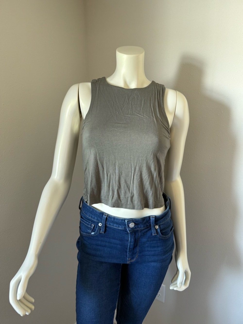 Women's Cropped Tank Top in Olive Green